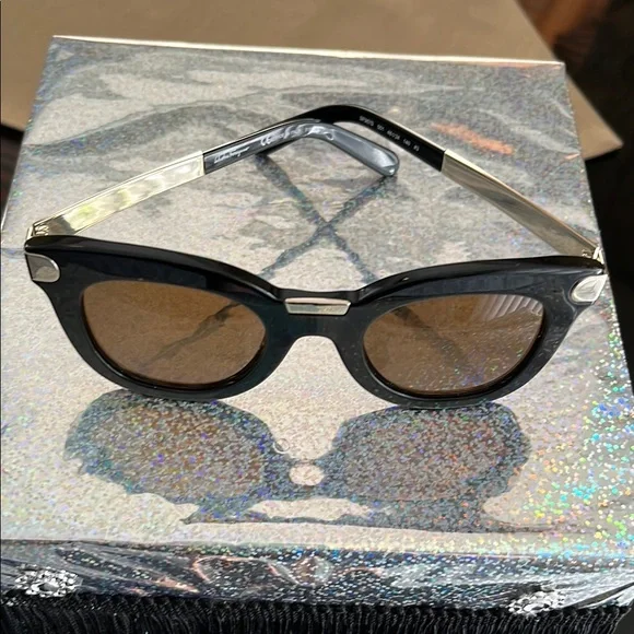 Salvatore Ferragamo Black and Gold Oversized Sunglasses - Picture 4 of 10